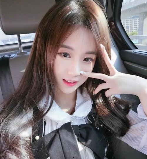 快手网红小婉背景,从平凡女孩到网络红人的蜕变之路