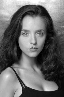 拉提个人资料,才华横溢的艺术家，多面手的魅力人生